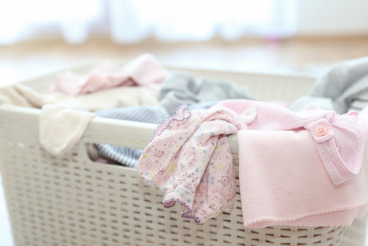 Babykleidung waschen: 3+1 Dinge, die du noch nicht wusstest