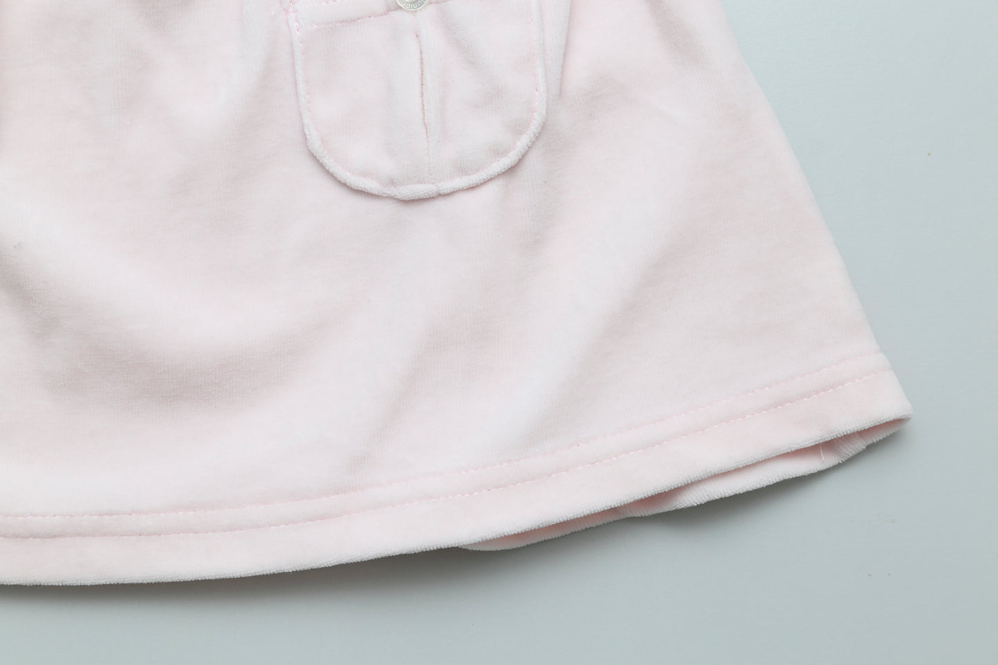 Zartrosa Kleid aus kuschelweichem Plüschstoff (68)