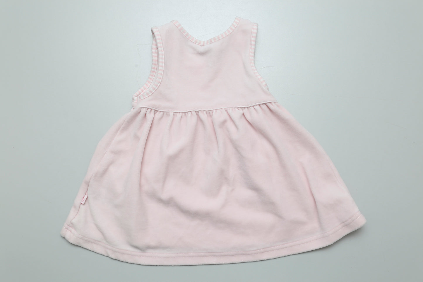 Zartrosa Kleid aus kuschelweichem Plüschstoff (68)