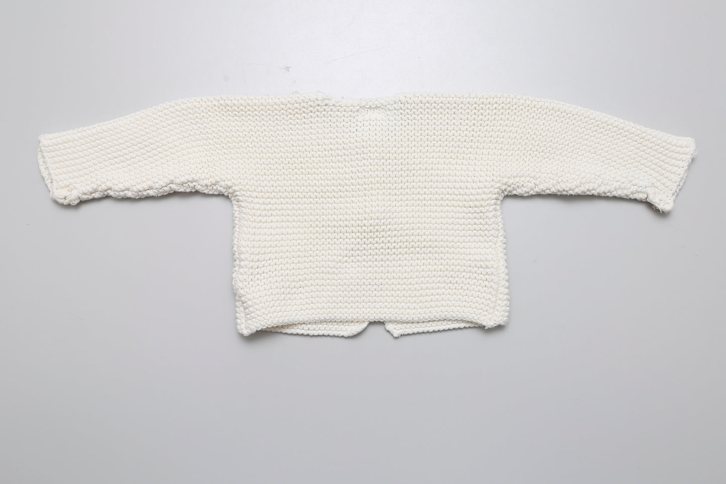 Cremeweiße Strickjacke (68) - KlugeMutti