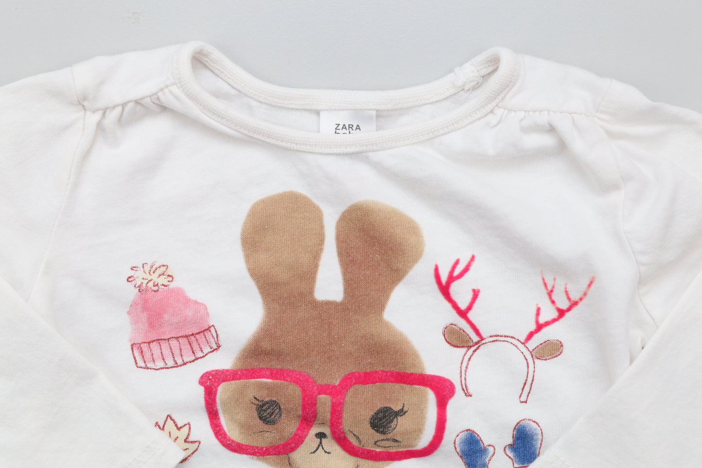 Weißes Langarmshirt mit Hasen (74) - KlugeMutti