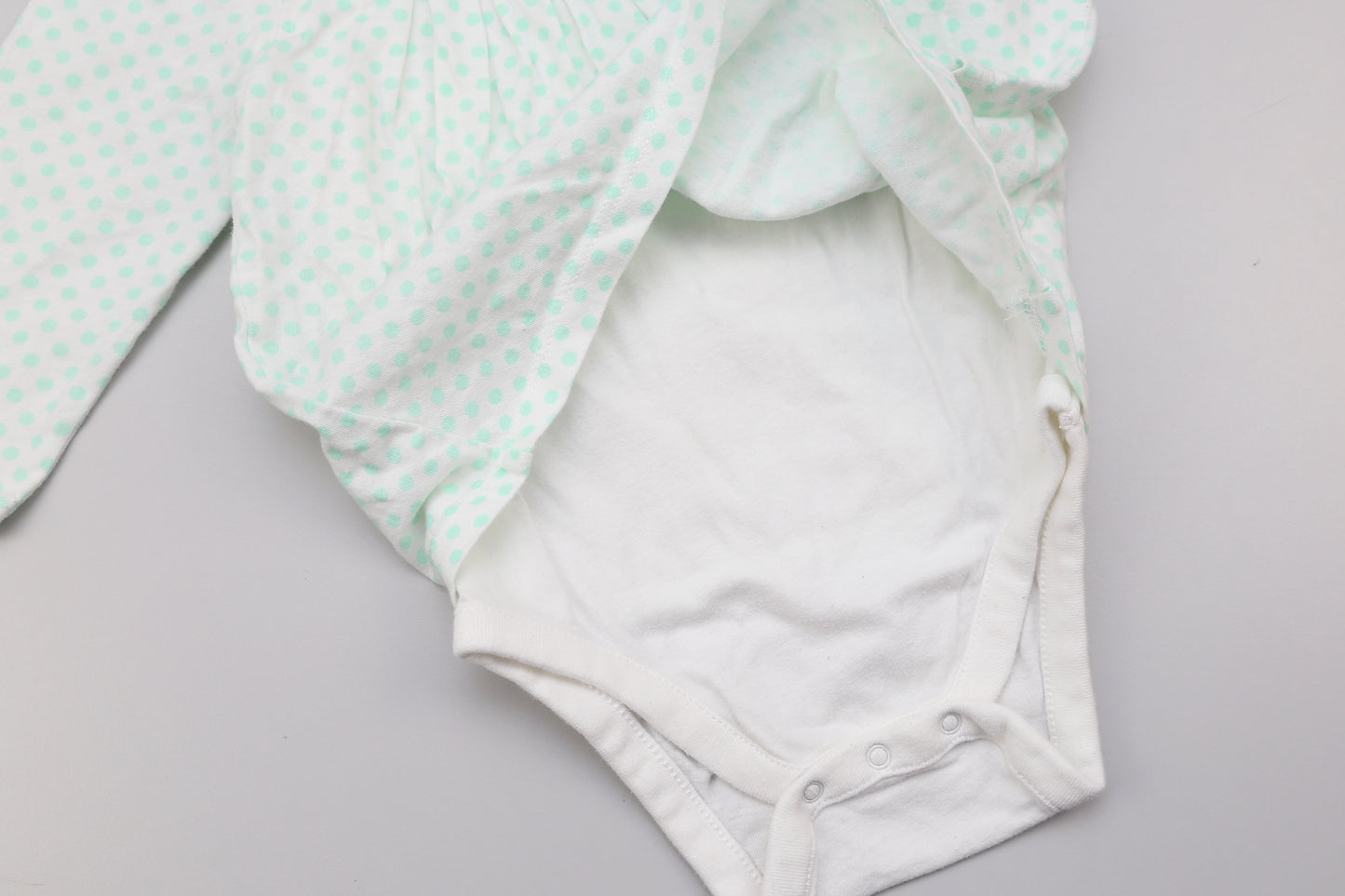 Grünes gepunktetes Langarm-Bodykleid für Mädchen (80) - KlugeMutti