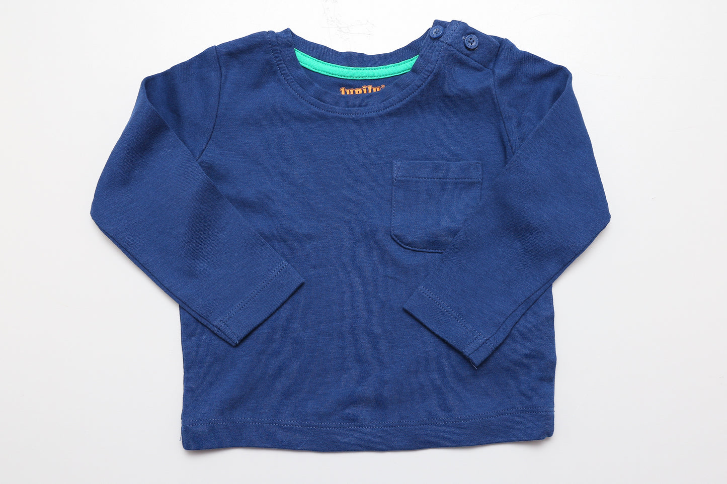 Blaues Langarmshirt mit zwei Knöpfen am Hals 74/80