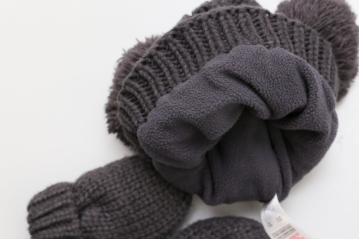 Strickmütze mit Bommel und passenden Fäustlingen (68) - KlugeMutti
