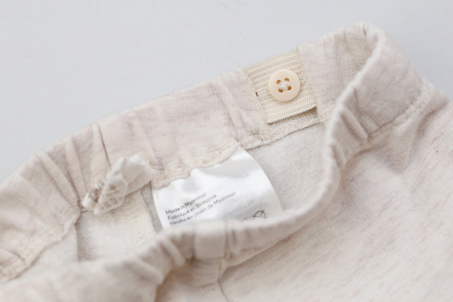 Beige Mädchenhose mit Hasenmotiv (74) - KlugeMutti