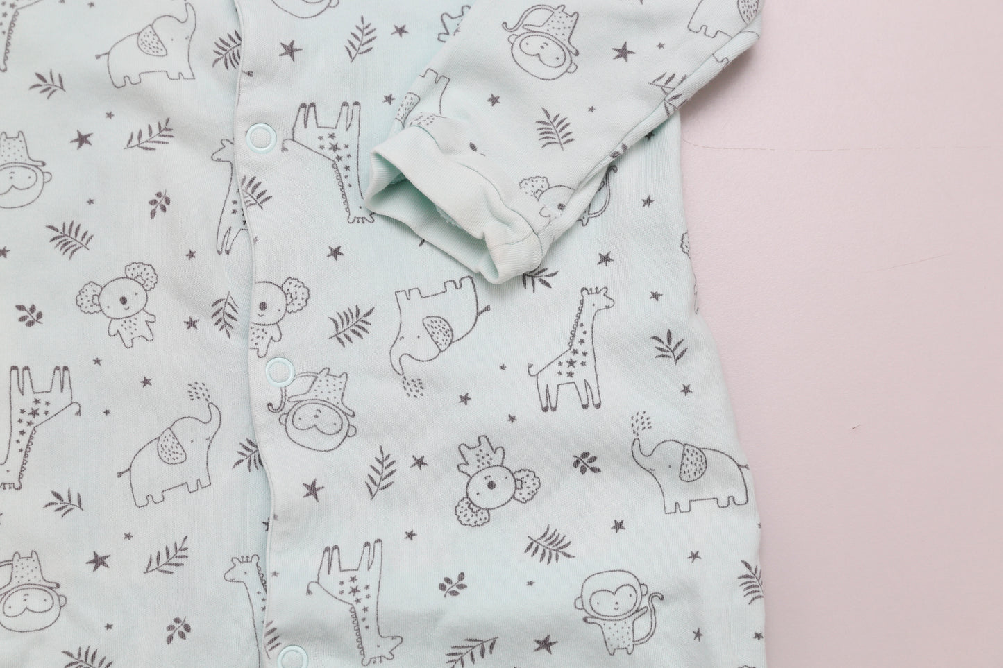 Mintgrüner Baumwollstrampler mit Tiermotiven (80) - KlugeMutti