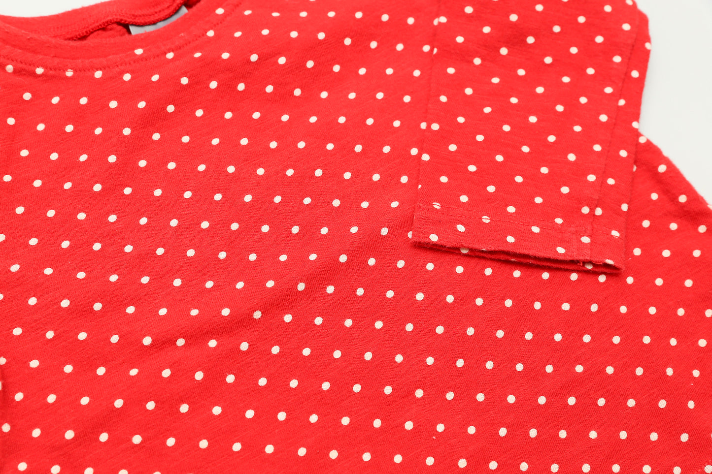 Rotes, gepunktetes Langarmshirt (80) - KlugeMutti