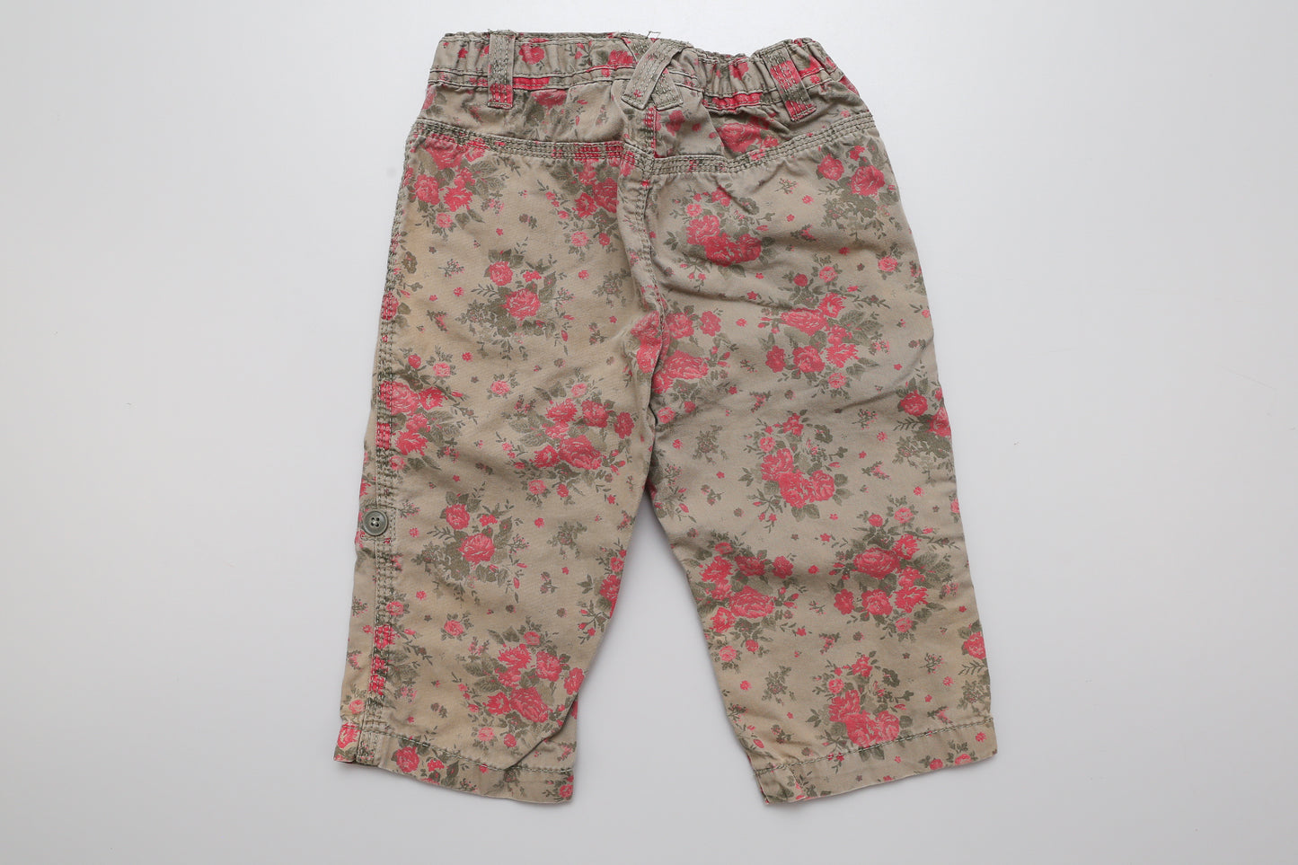 Florale Hose mit knöpfbarem Beinabschluss (80) - KlugeMutti