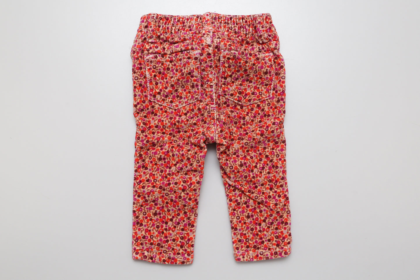 Wunderschöne, florale Cordhose. 80