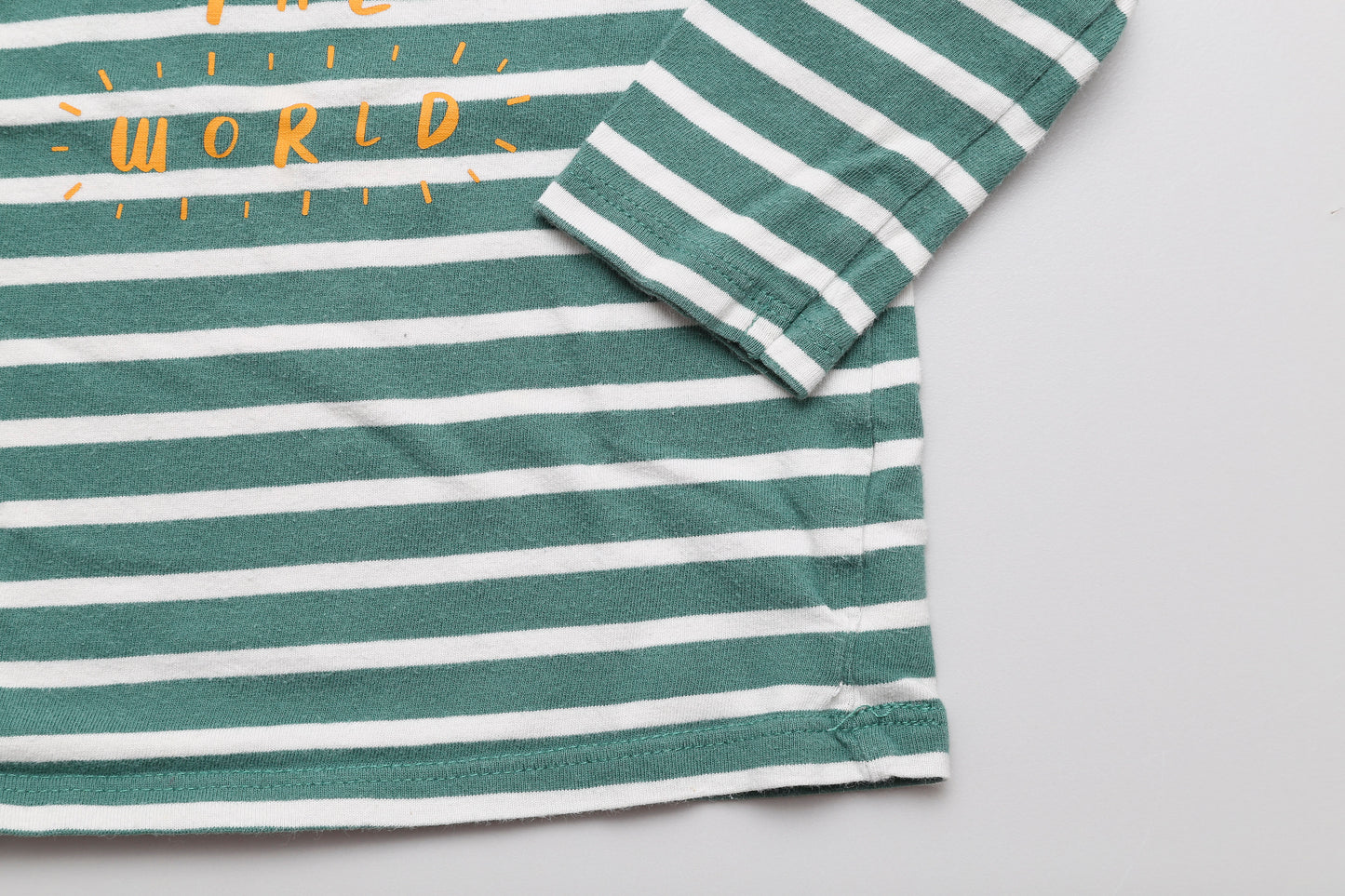 Grünes gestreiftes Langarmshirt (74-80) - KlugeMutti