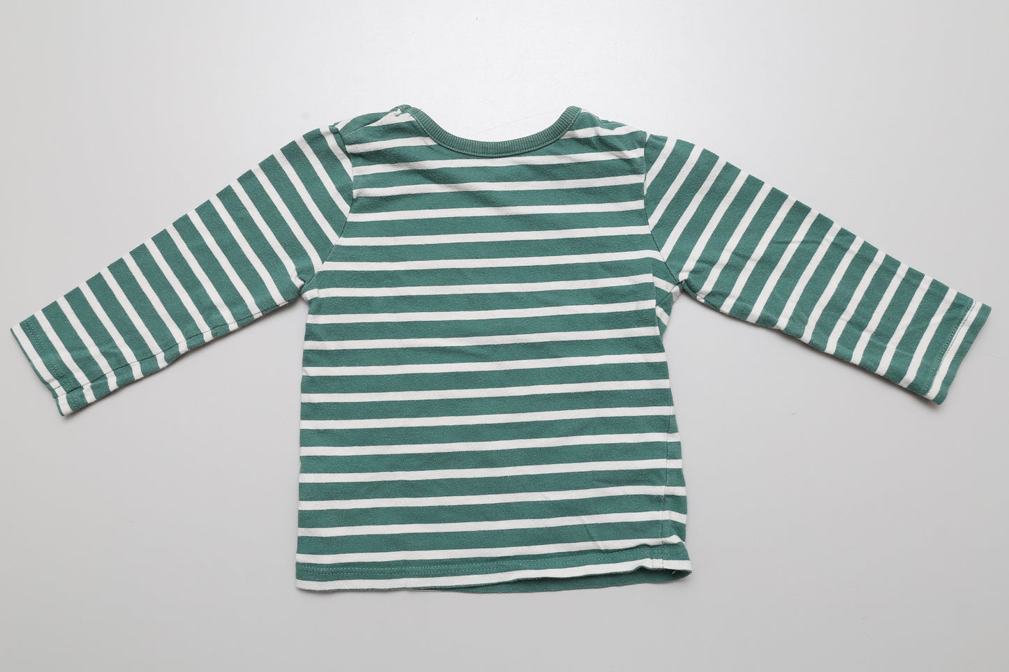 Grünes gestreiftes Langarmshirt (74-80) - KlugeMutti