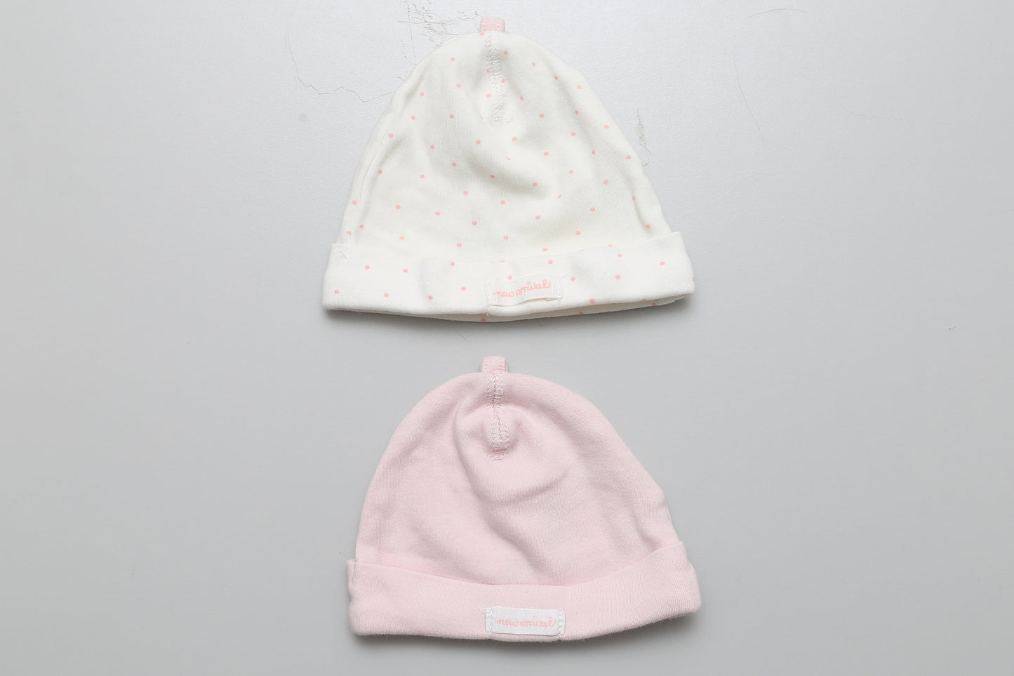 Babymützchen-Set aus Bio-Baumwolle für Neugeborene. 56