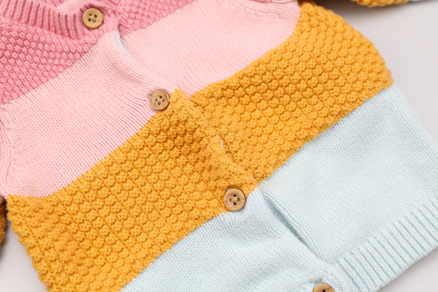 Rosa-gelber Strickcardigan (56) - KlugeMutti