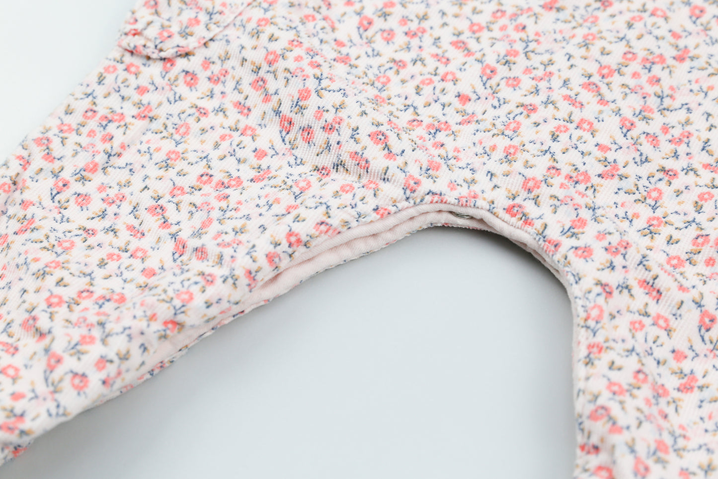 Latzhose mit Blumen (74) - KlugeMutti