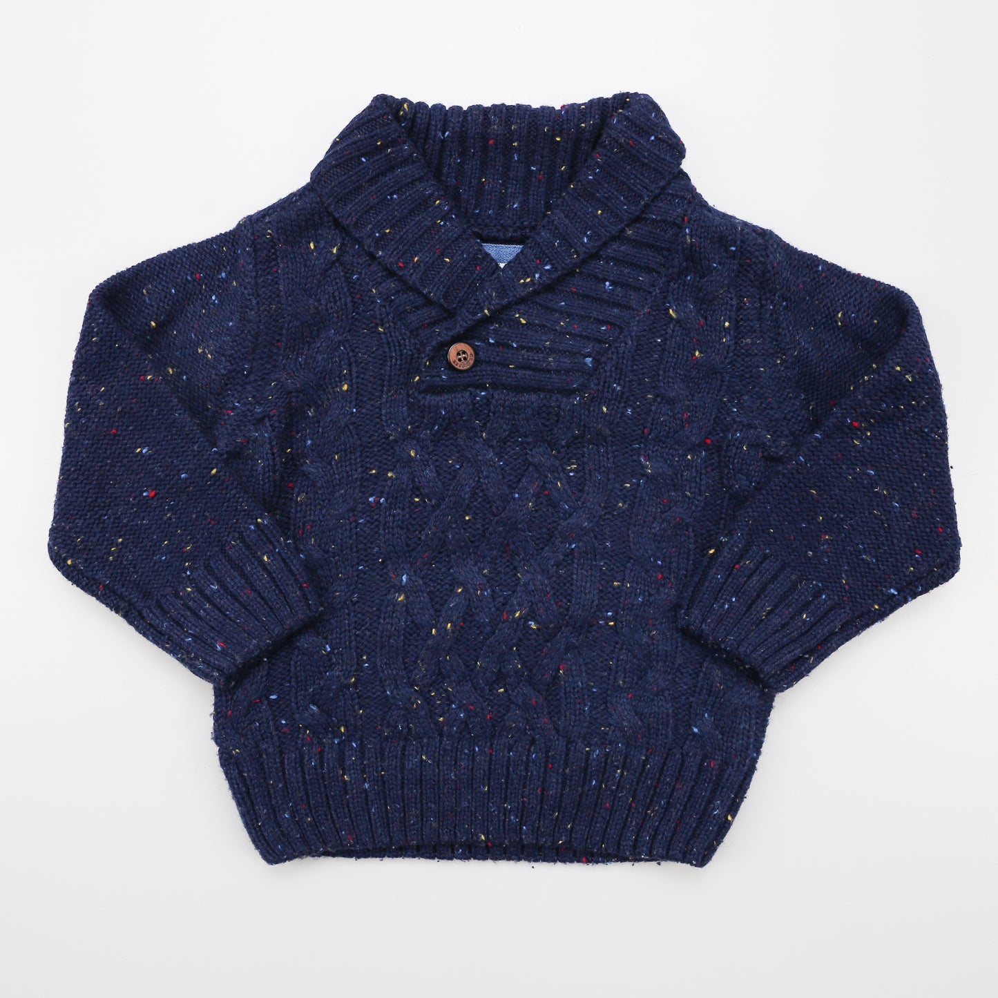 Dicker, gestrickter, dunkelblauer Pullover mit Kragen für Jungen.