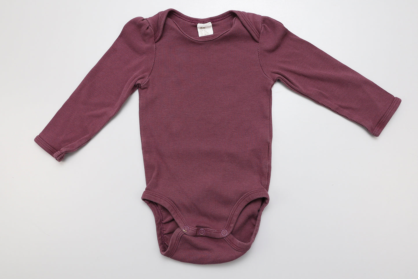 Lila Langarm-Body aus geripptem Material 80