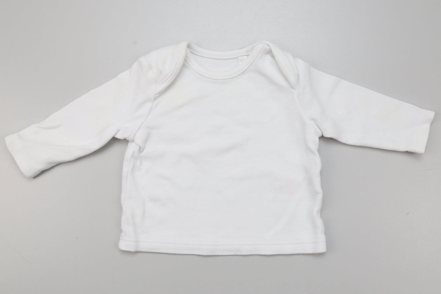 Weißes Langarmshirt aus dickerer Baumwolle 62
