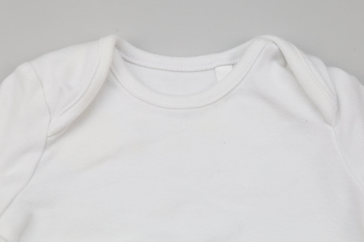 Weißes Langarmshirt aus dickerer Baumwolle (62) - KlugeMutti