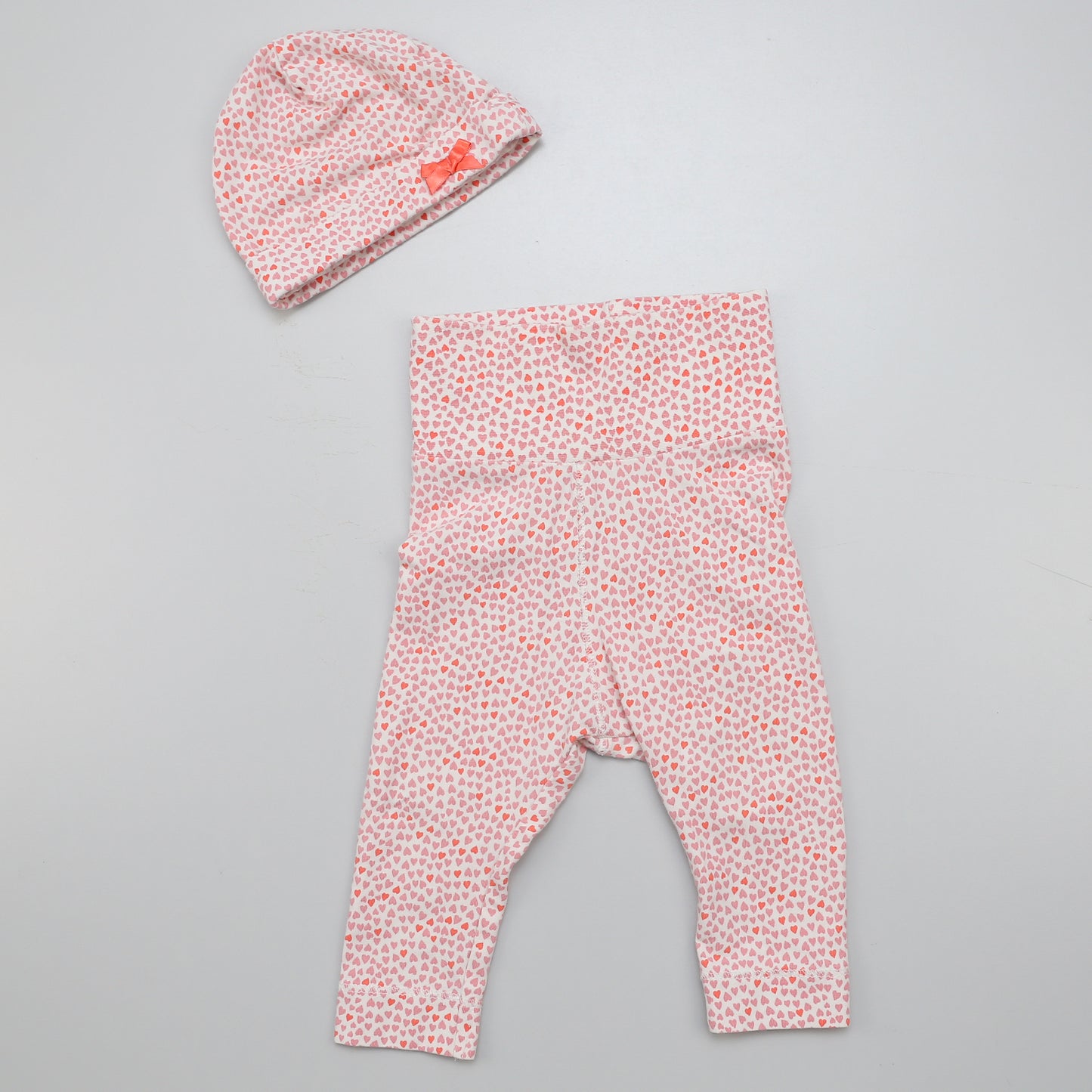 Herzchen-Bauchhose mit Mützchen