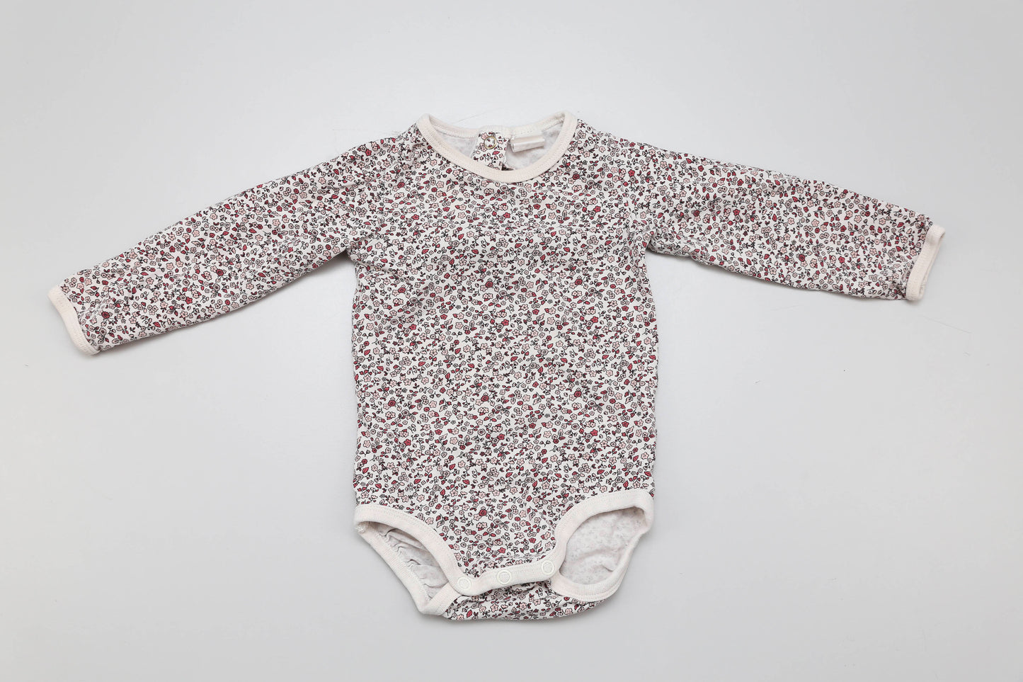Baby-Langarmbody mit Blumenmuster in Weiß, Rosa und Bordeaux, mit Rückenknöpfen, Größe 74