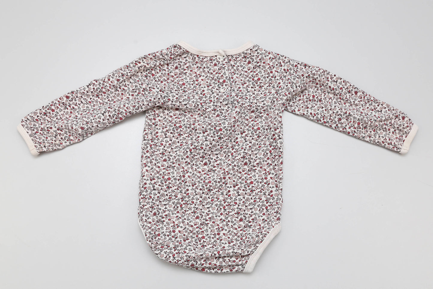Langarm-Body mit Blumenmuster (74) - KlugeMutti