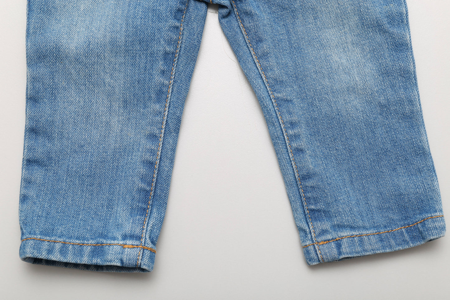 Jeans mit Piratenknöpfen (62) - KlugeMutti