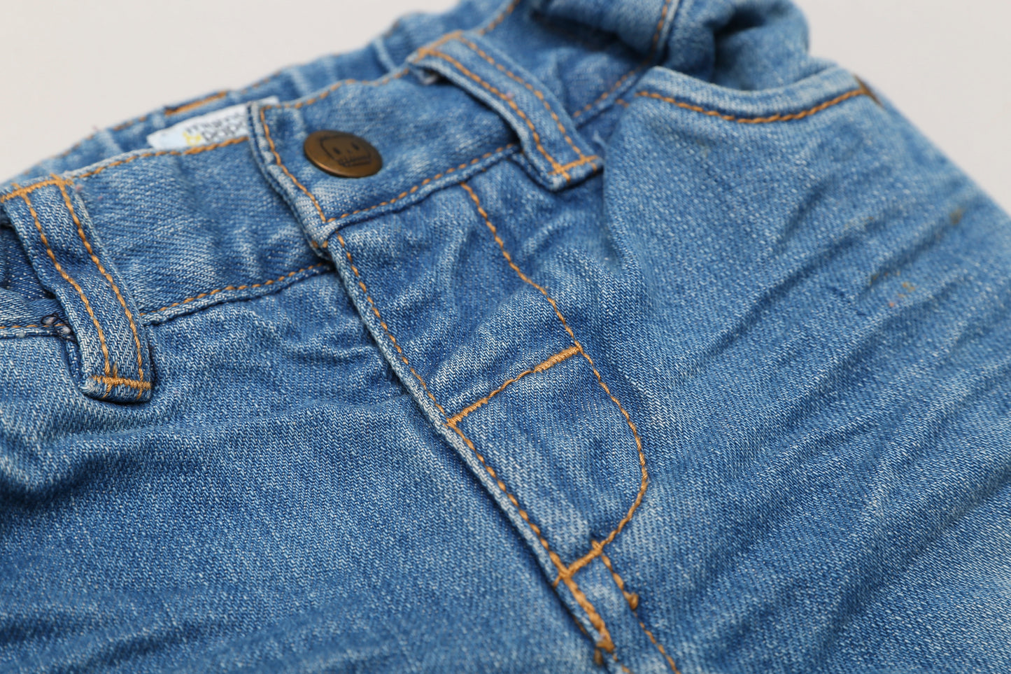 Jeans mit Piratenknöpfen (62) - KlugeMutti