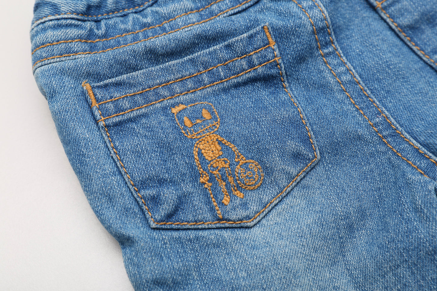 Jeans mit Piratenknöpfen (62) - KlugeMutti