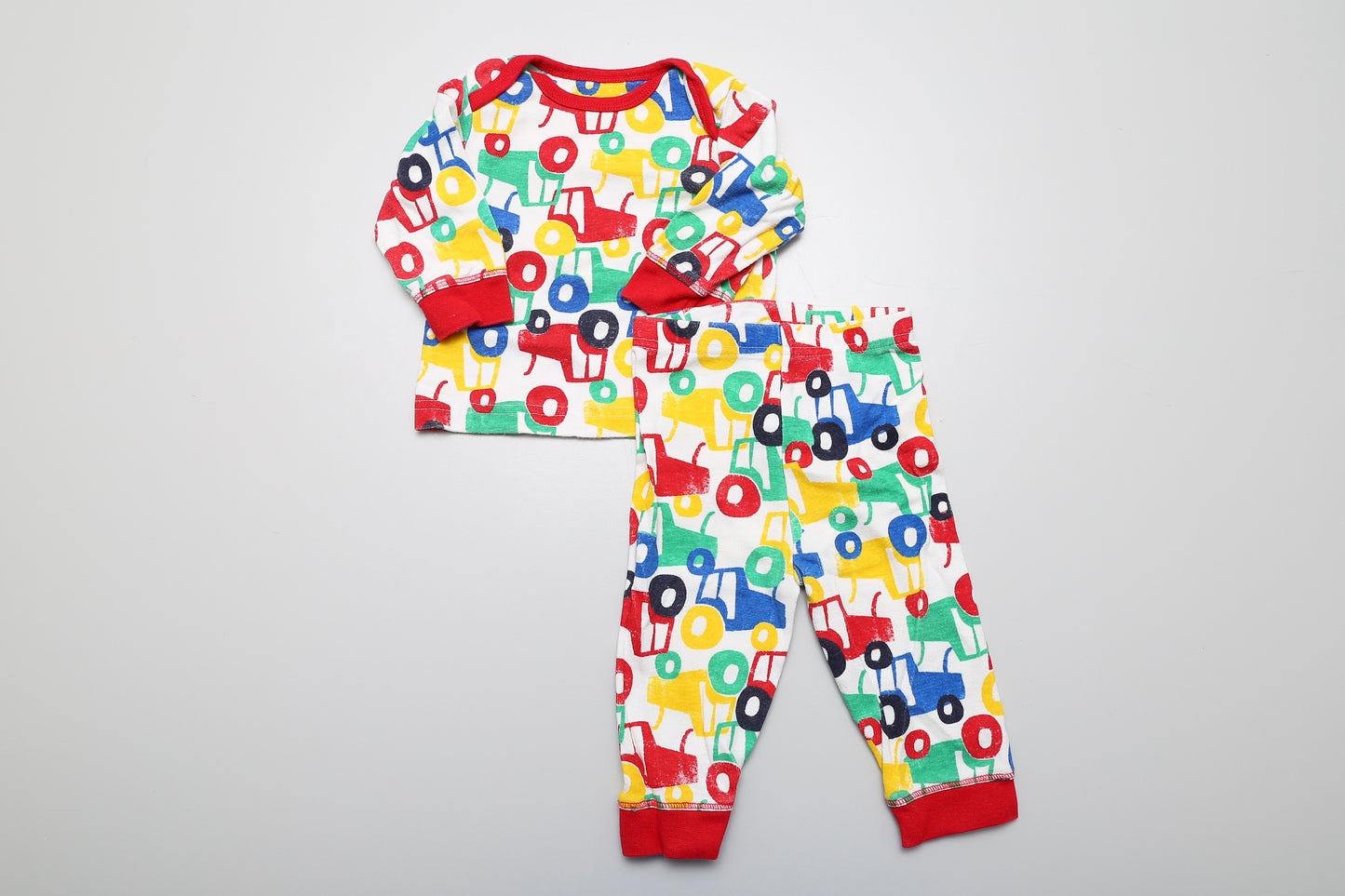Zweiteilige Pyjama mit Traktormotiv (68) - KlugeMutti