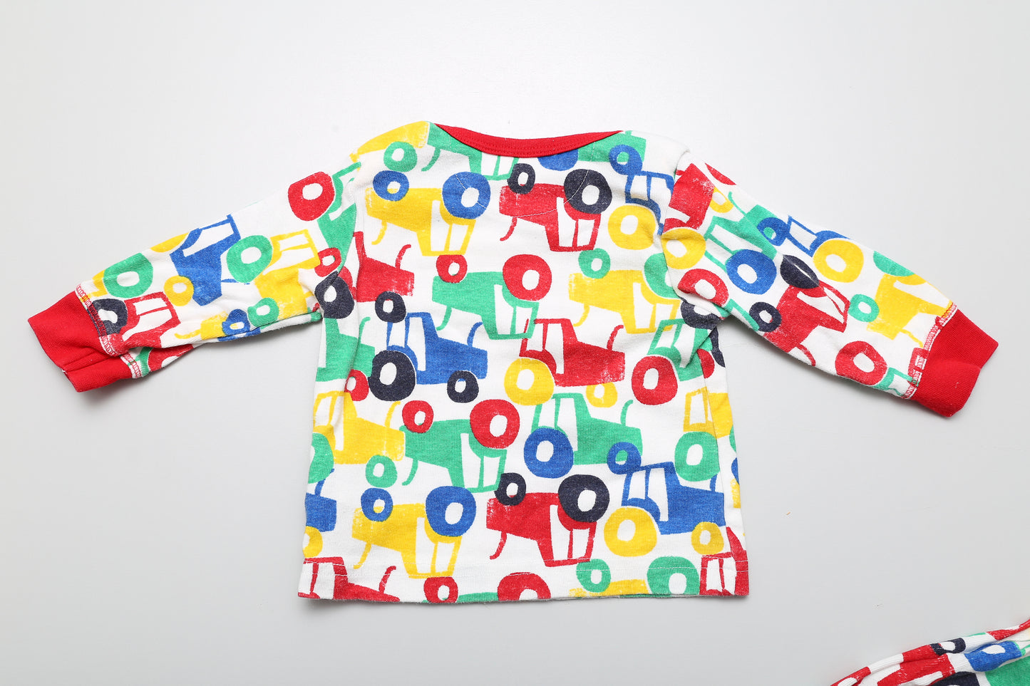 Zweiteilige Pyjama mit Traktormotiv (68) - KlugeMutti