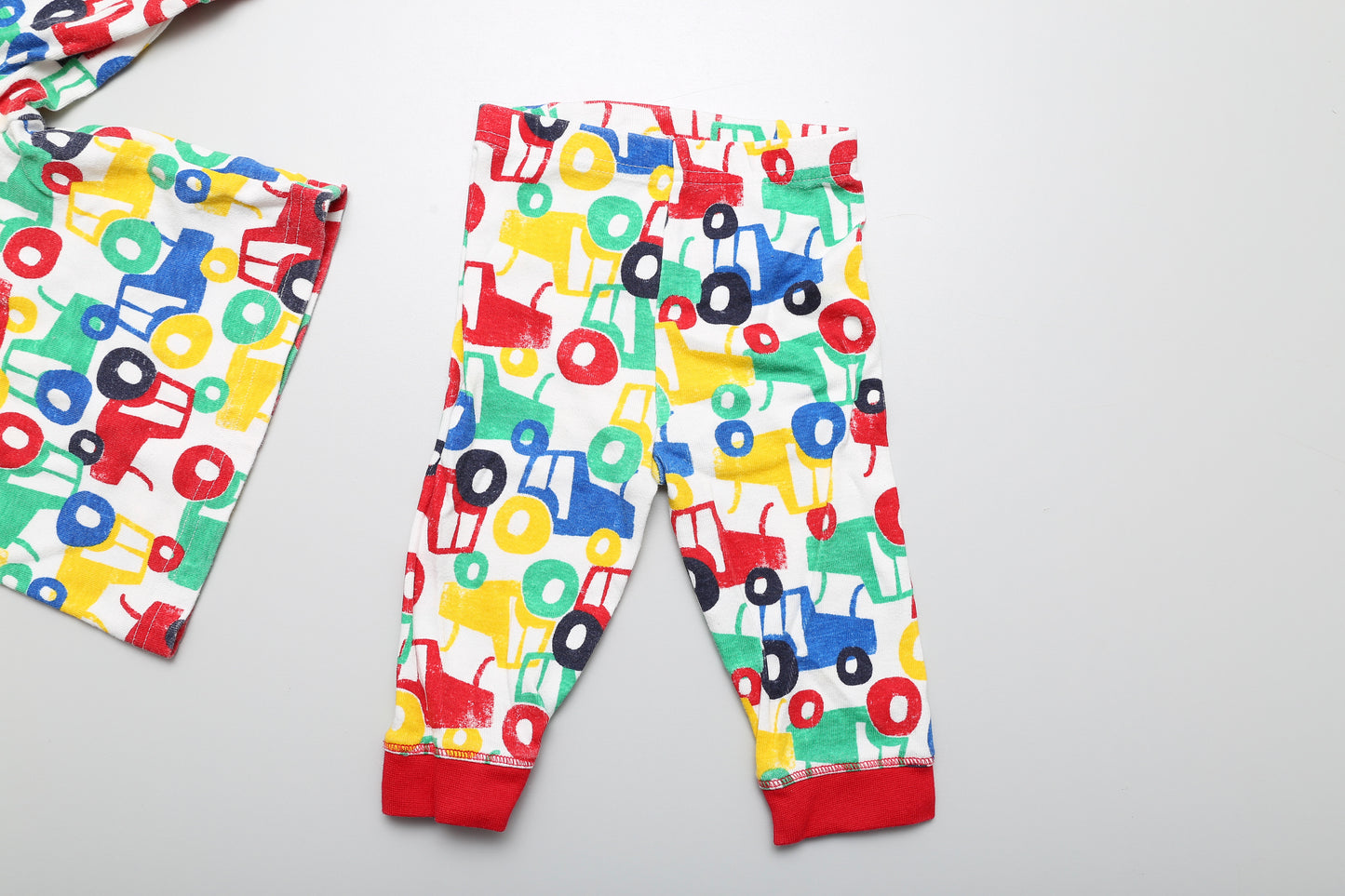 Zweiteilige Pyjama mit Traktormotiv (68) - KlugeMutti