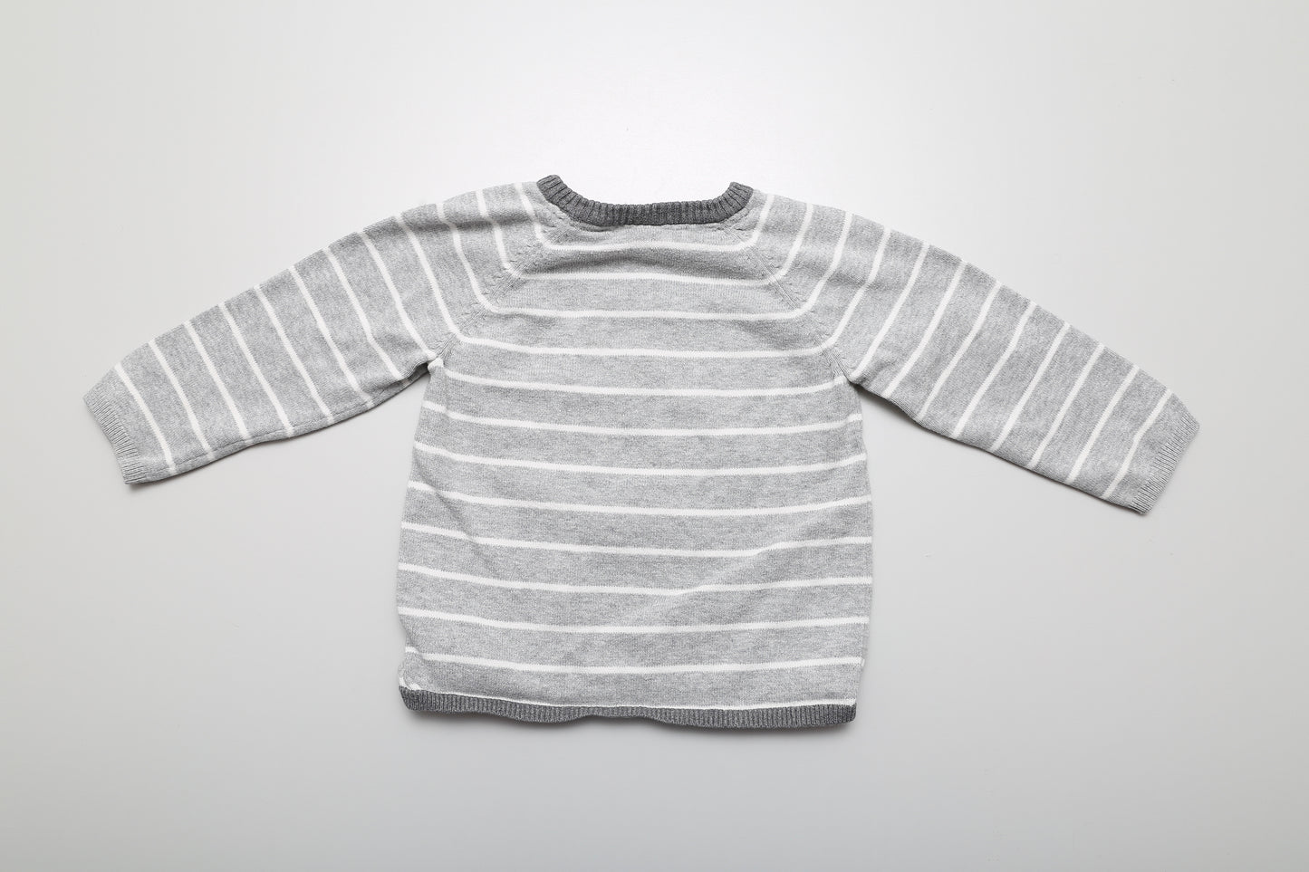 Grauer Strickpullover für Jungen (86) - KlugeMutti