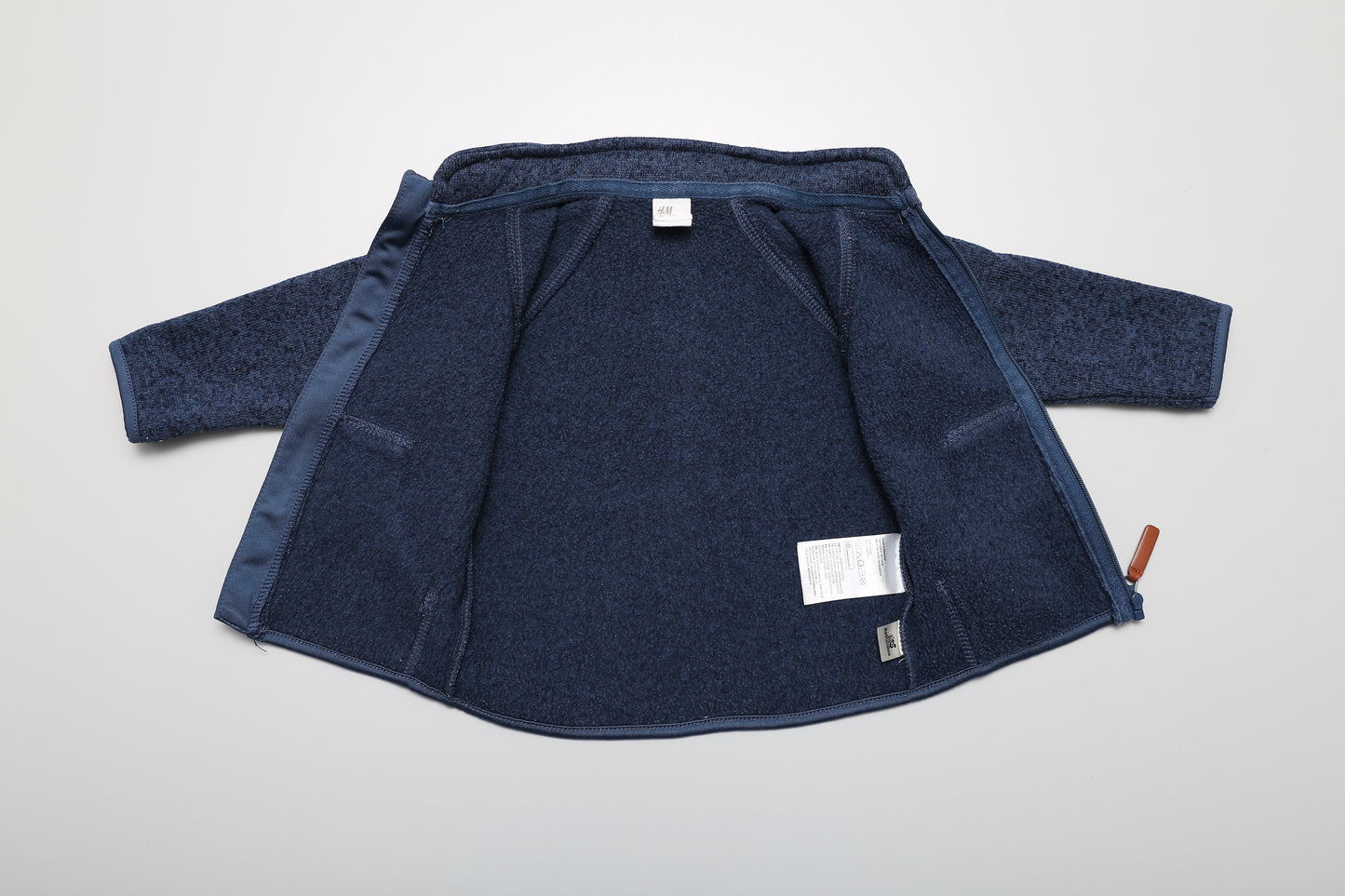 Dunkelblauer Pullover mit Reißverschluss (74) - KlugeMutti