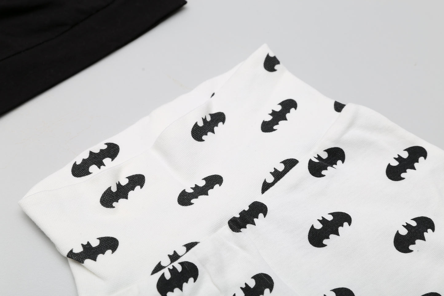 Batman-Hose und Mütze aus Bio-Baumwolle (68)