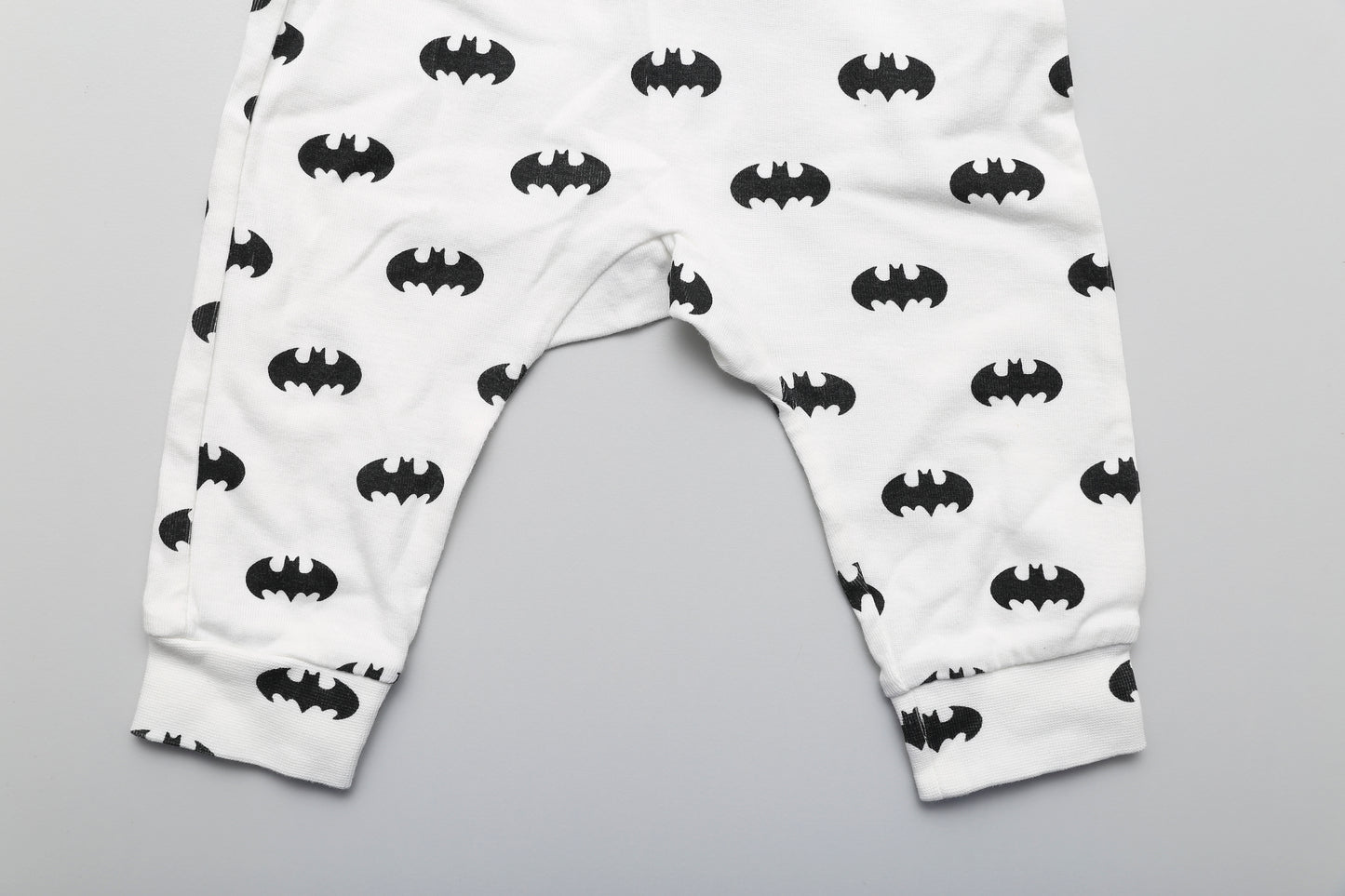 Batman-Hose und Mütze aus Bio-Baumwolle (68)