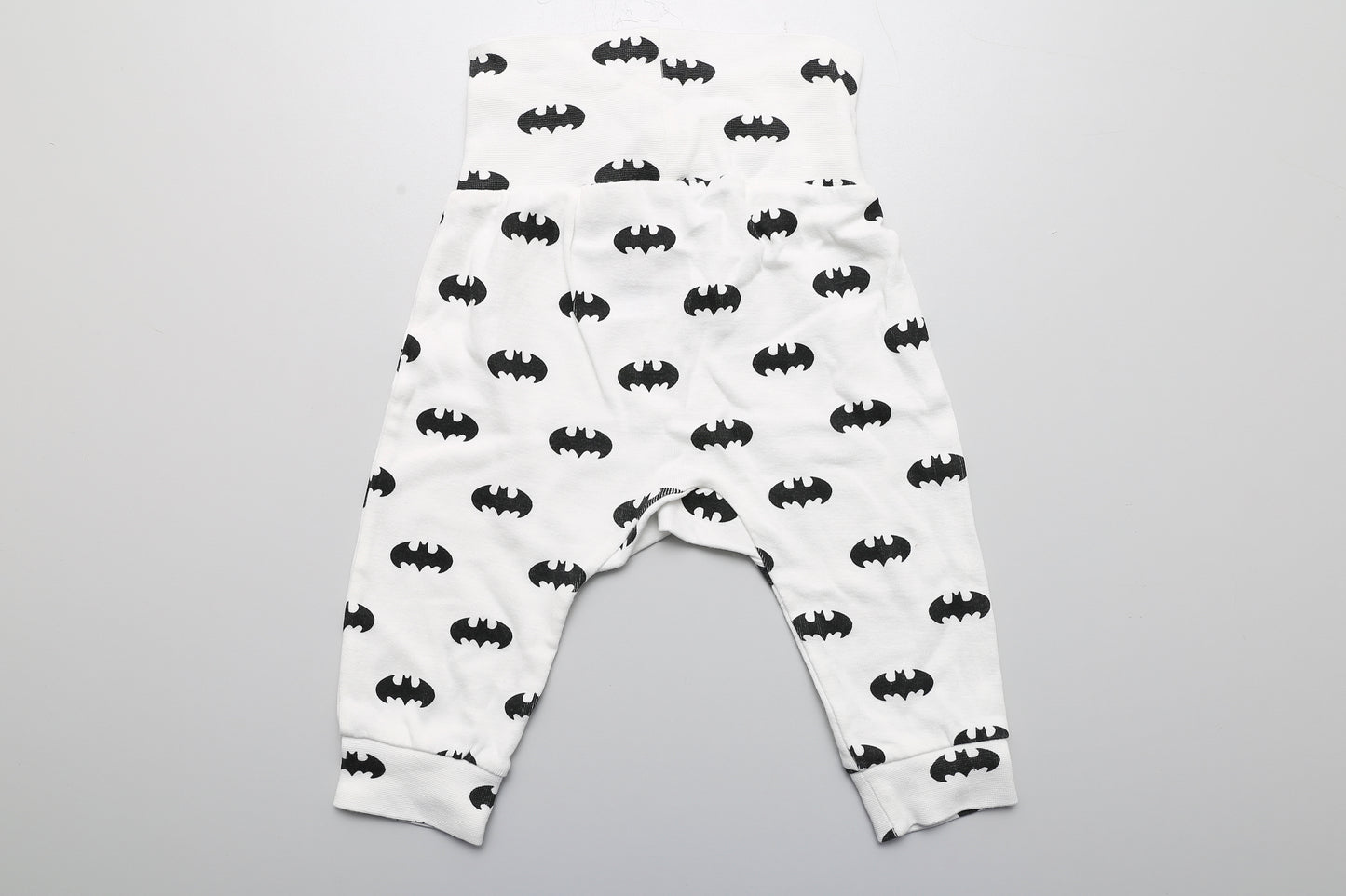 Batman-Hose und Mütze aus Bio-Baumwolle (68)