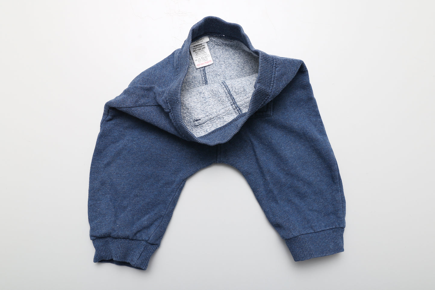 Bequeme dunkelblaue Jogginghose (74)