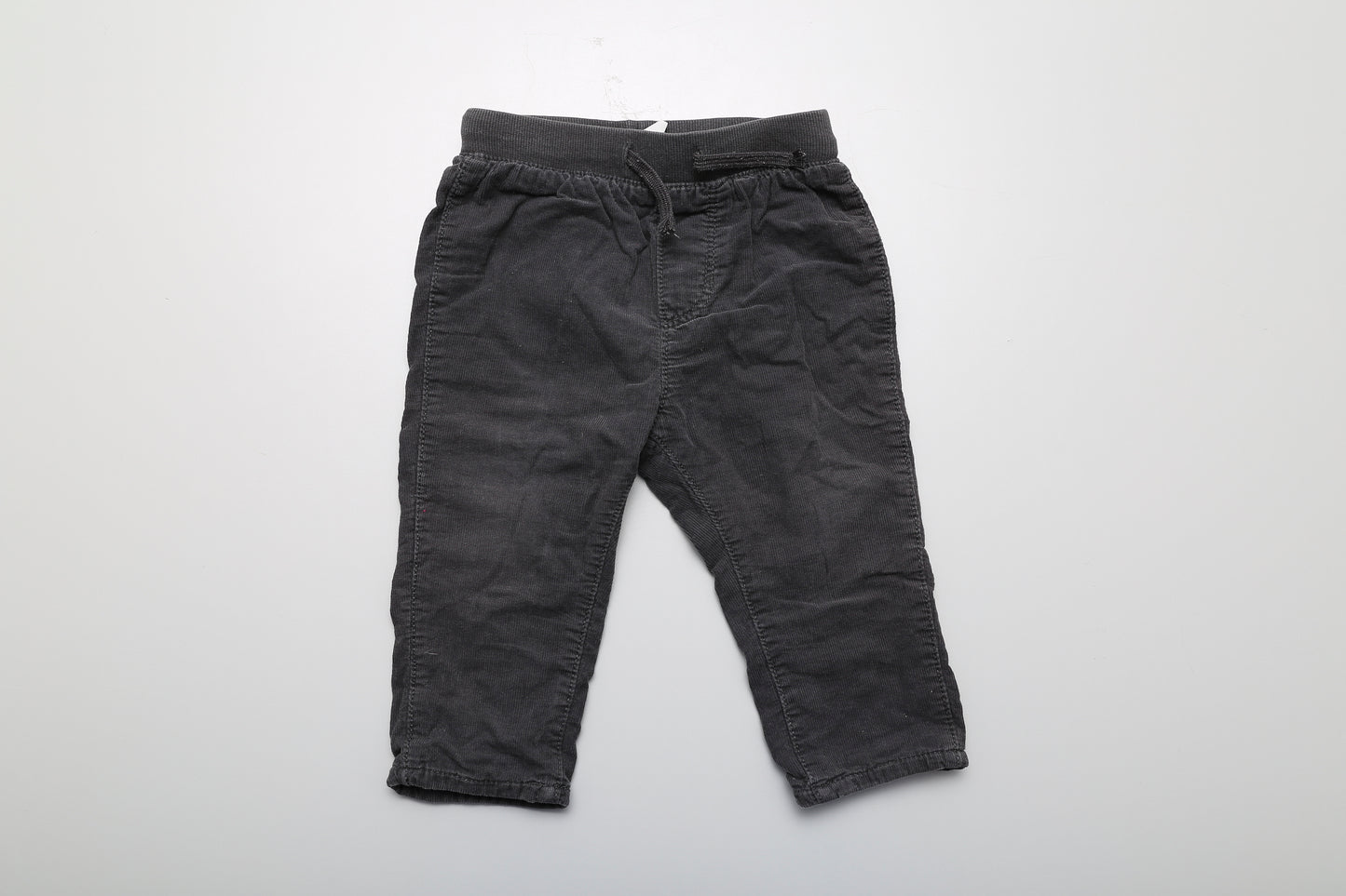Dunkelgraue gefütterte Hose in Größe 74.
