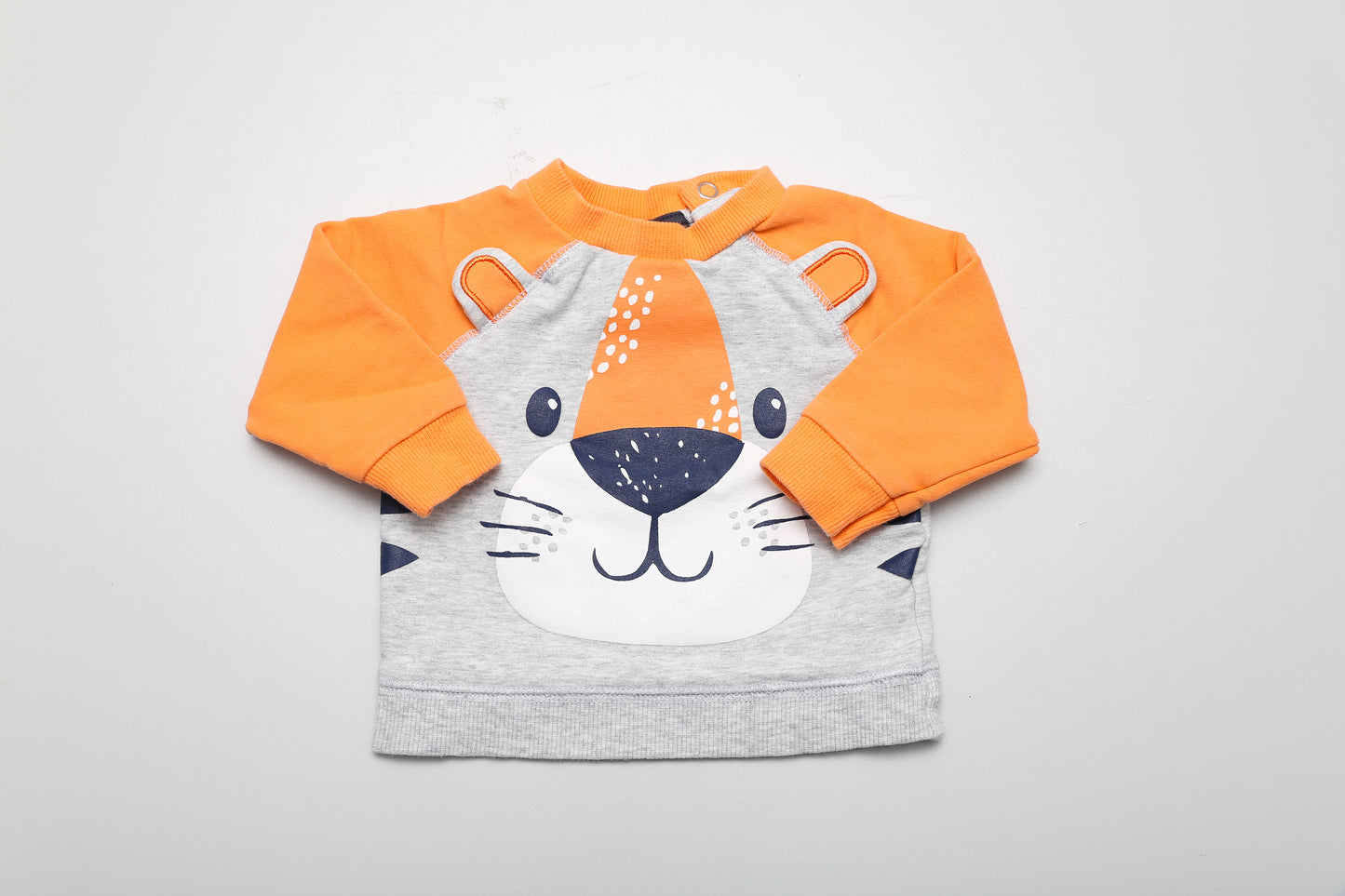 Fröhlicher, bunter Pullover mit Tiger-Motiv. Größe 56.