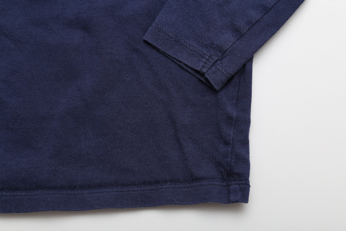 Dunkelblaues Langarmshirt (74)