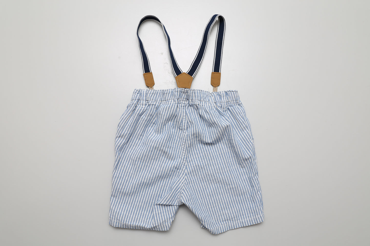 Blau-weiß Shorts mit abknöpfbaren Trägern (92) - KlugeMutti