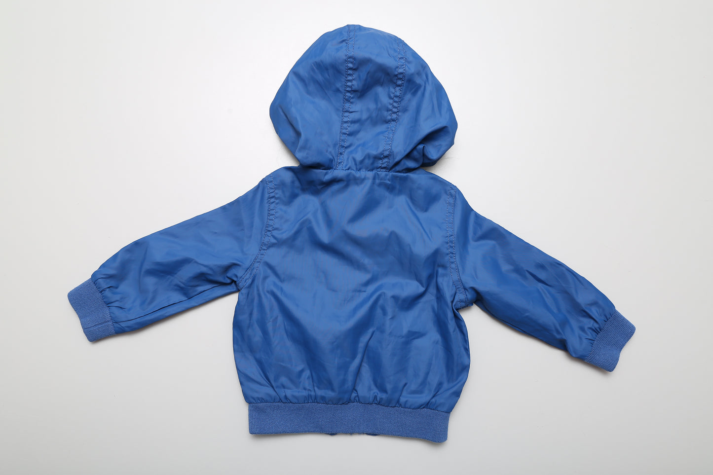 Jungen-Windjacke mit Kapuze und Reißverschluss (74-80)