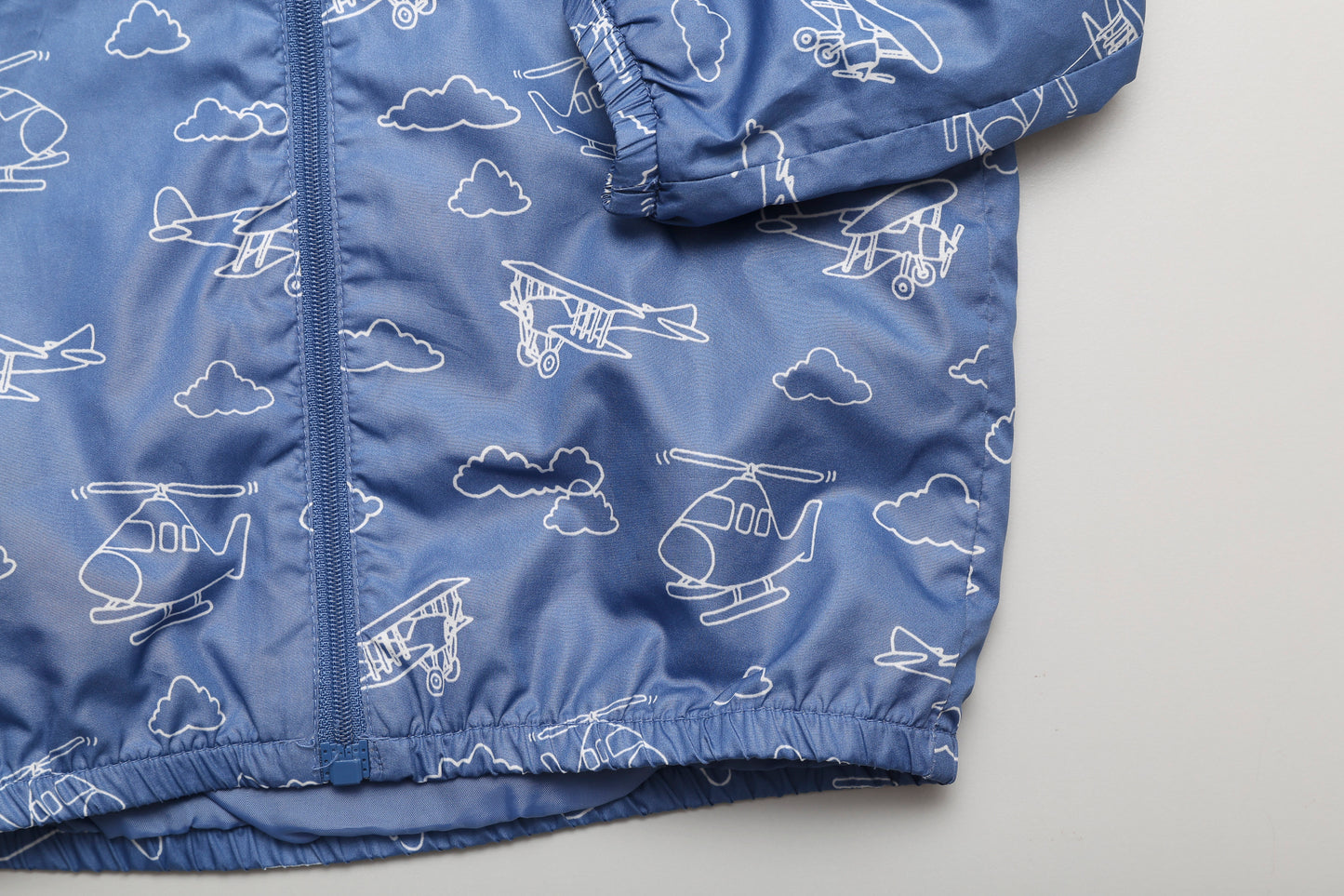 Windjacke mit Flugzeug- und Hubschrauber-Motiv (80) - KlugeMutti
