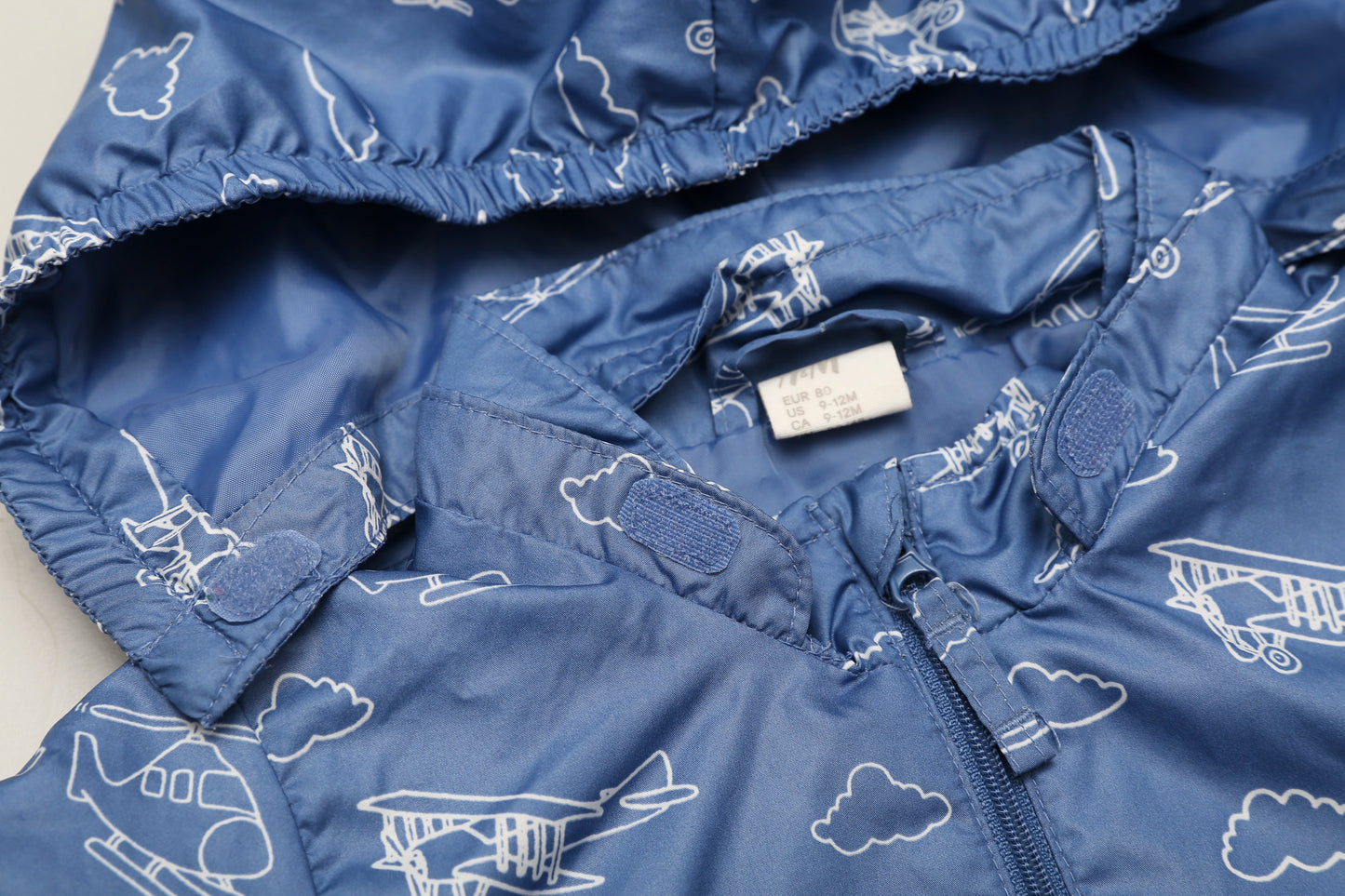 Windjacke mit Flugzeug- und Hubschrauber-Motiv (80) - KlugeMutti