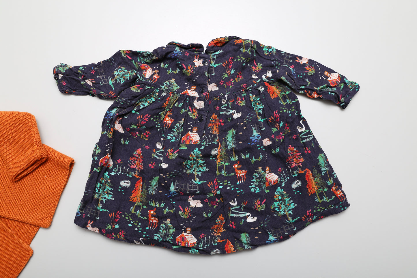 Wunderschönes Kleid mit gestricktem Pullover (68)