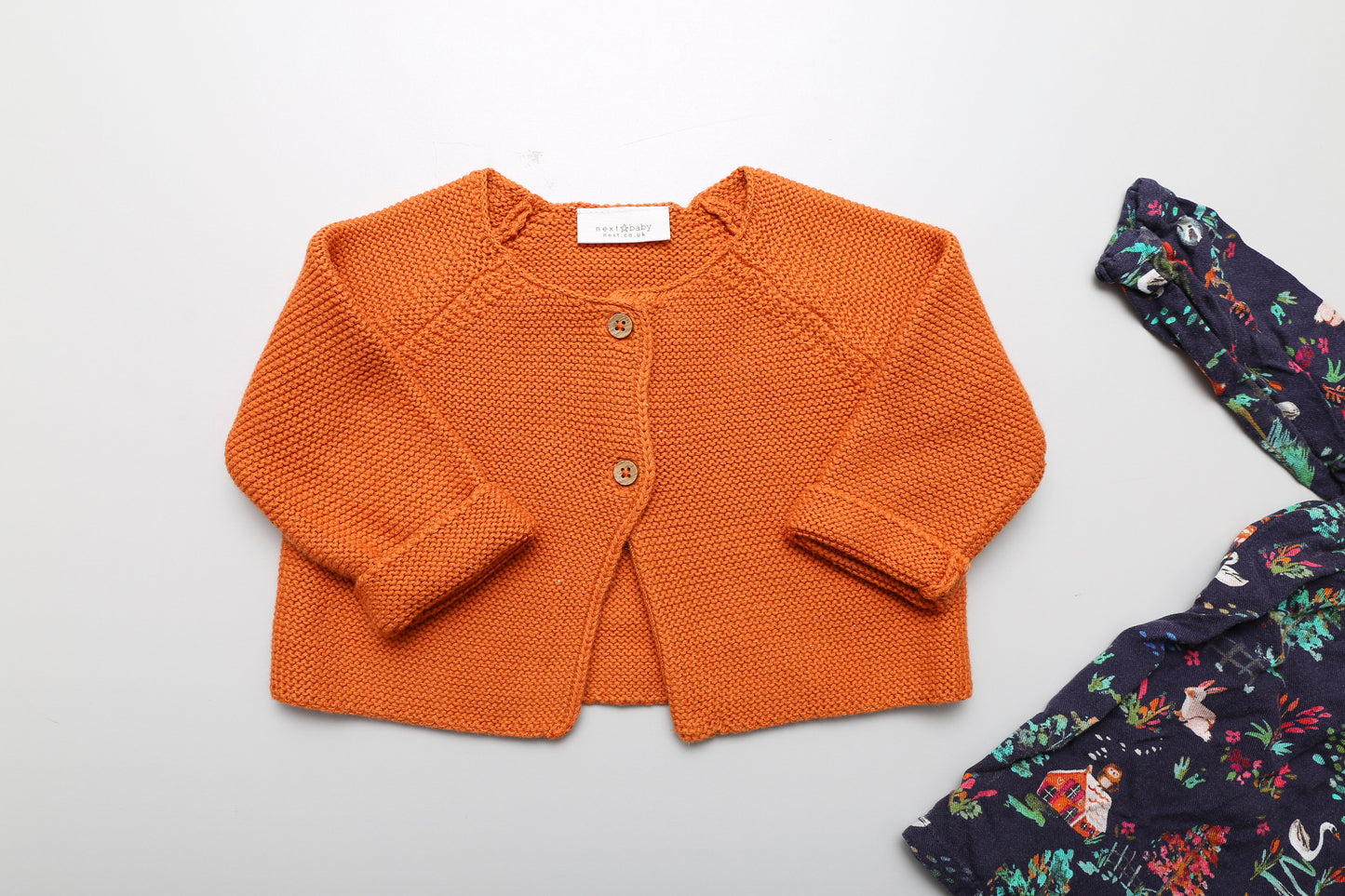 Wunderschönes Kleid mit gestricktem Pullover (68)