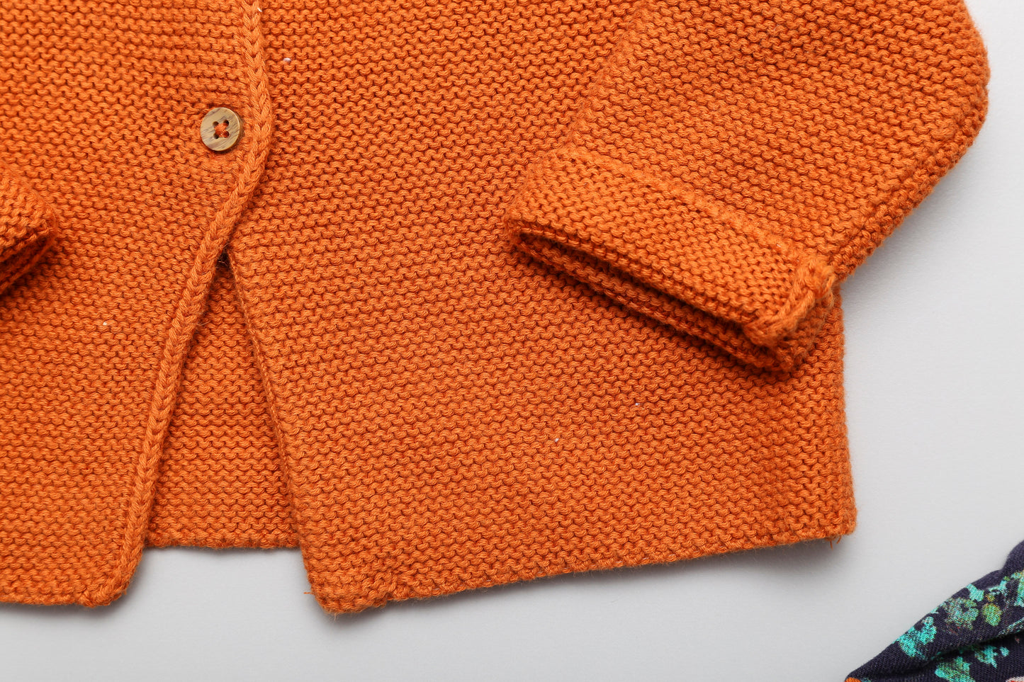 Wunderschönes Kleid mit gestricktem Pullover (68)