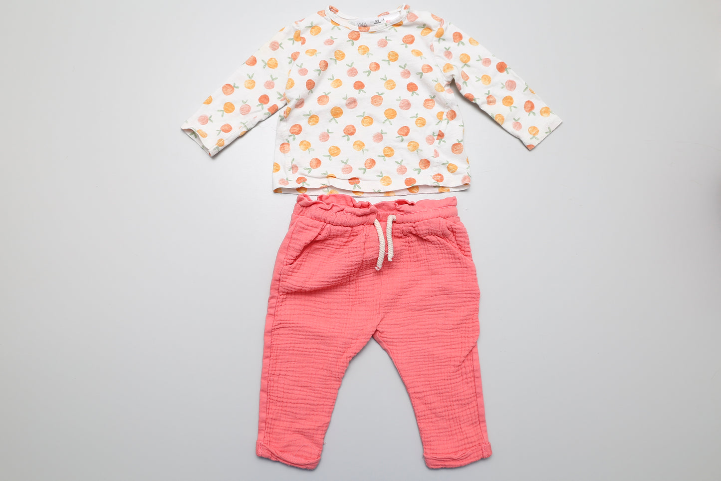 Fröhliches, buntes Zara-Set in Größe 68, aus 100 % Baumwolle.