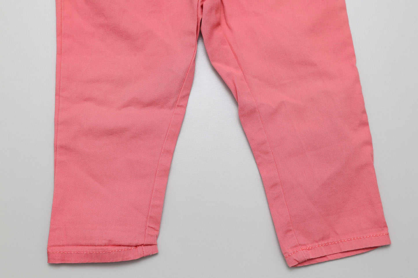 Rosa Stoffhose mit verstellbarem Bund (80)