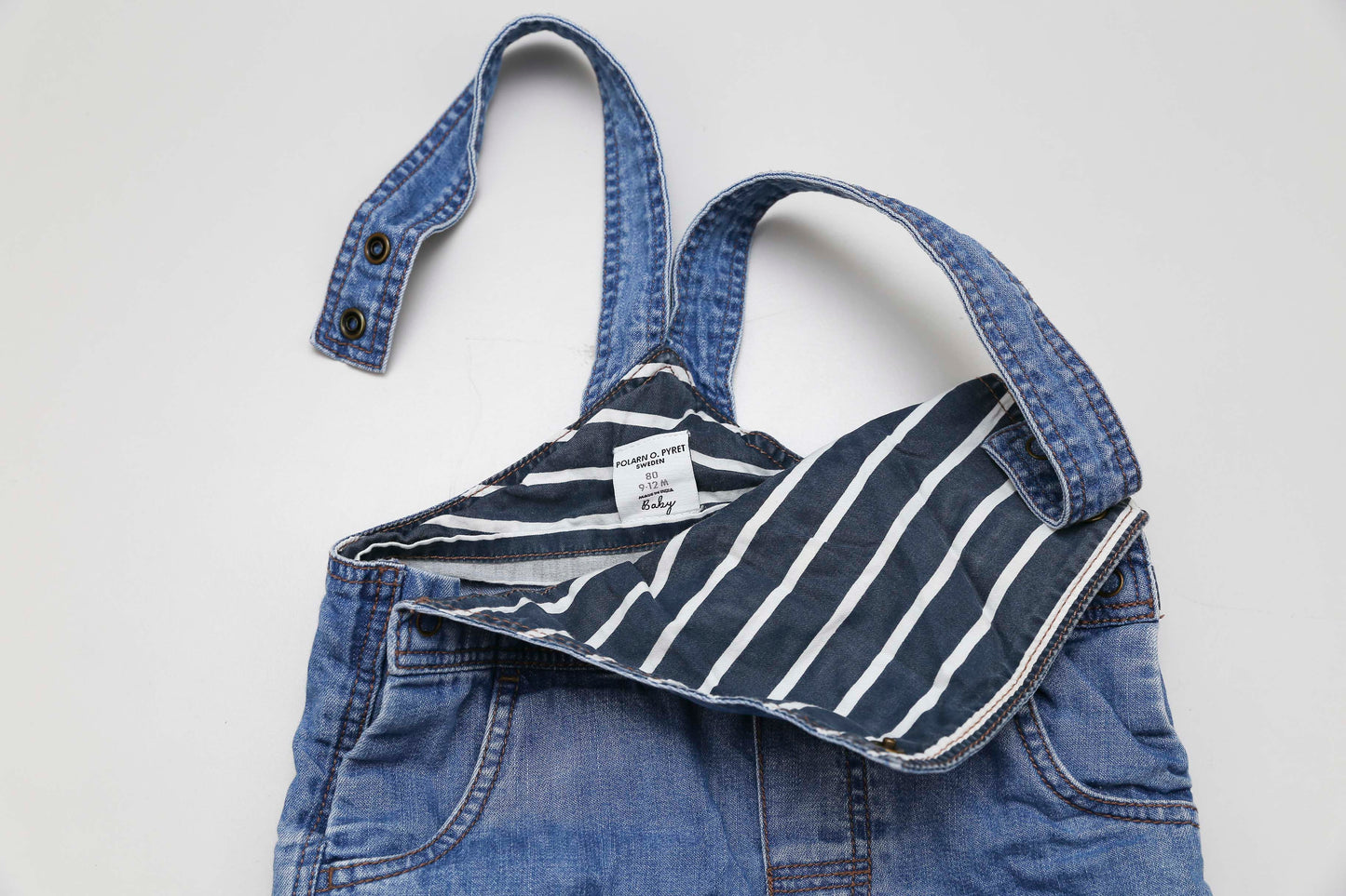 Latzhose aus weichem Denim – GOTS-zertifiziert (80)